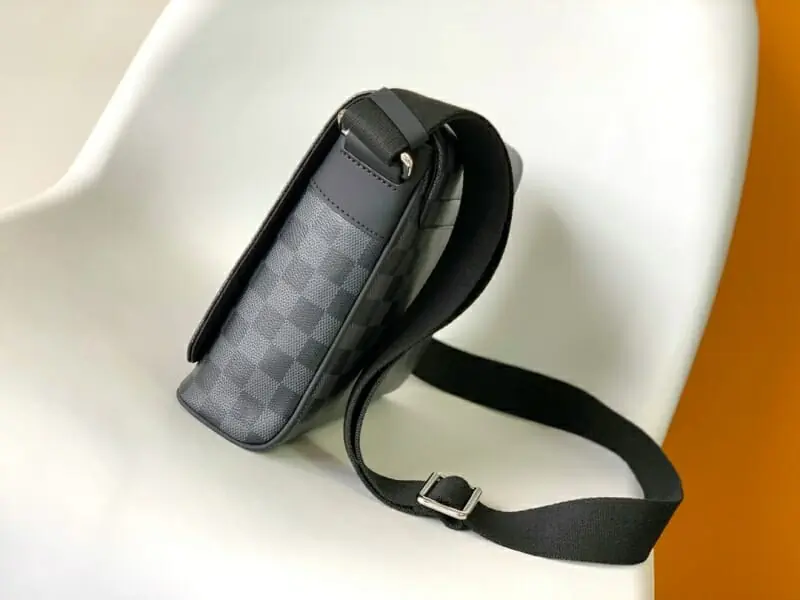 louis vuitton aaa homme mini sac a main s_112a2ba1